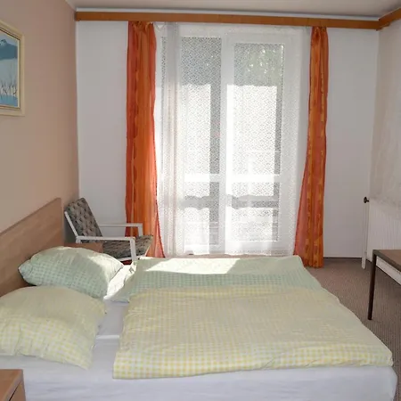 Eden Guest house *
